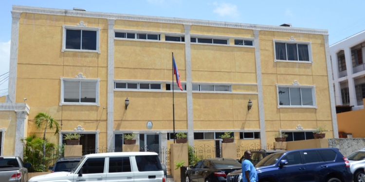 Le Ministère de l’Intérieur suspend les demandes de passport en République voisine