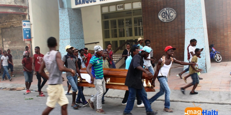 Les funérailles des militants tués le 17 octobre transformées en révolte