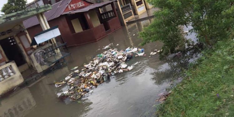 Intempéries : la ville des Cayes sous les eaux