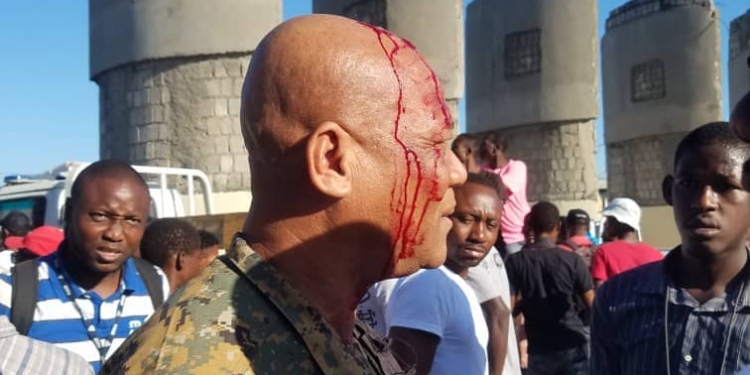 [URGENT] Le Cortège présidentiel attaqué au Pont Rouge