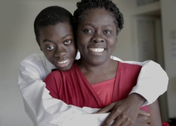 Le combat d’une mère pour aider son fils atteint d’un tumeur au cerveau