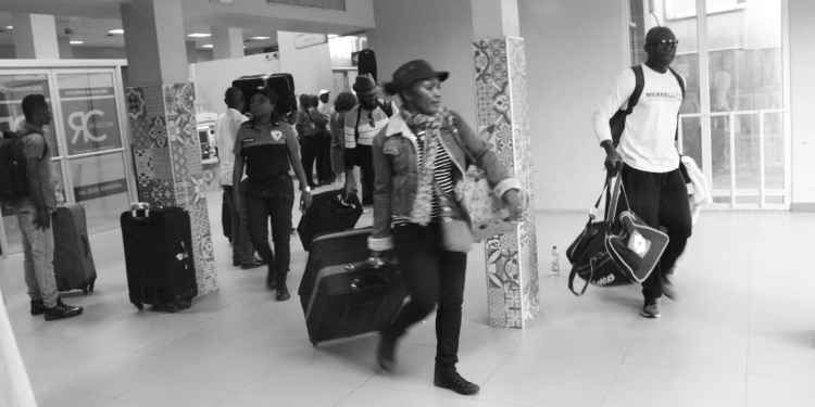 Les vendeurs d’illusion chilienne désespérés, retournent au bercail