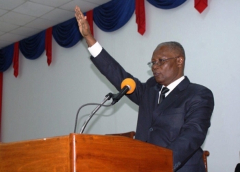 Jocelerme Privert se sympathise à la mort de Georges Bush Père