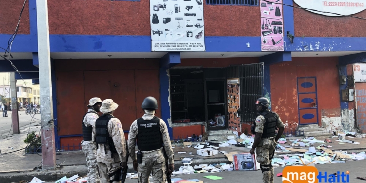 Haïti-Manifestation: 1 mort et une dizaine de voitures incendiées à Port-au-Prince