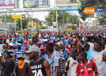 Haïti-Manifestation: 1 mort et une dizaine de voitures incendiées à Port-au-Prince