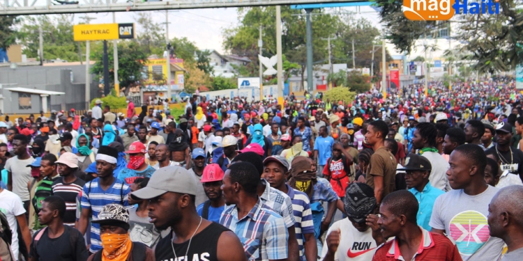 Haïti-Manifestation: 1 mort et une dizaine de voitures incendiées à Port-au-Prince