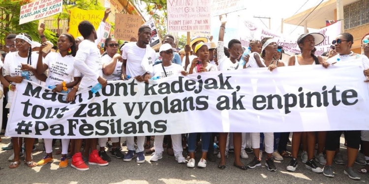 Des centaines de personnes ont marché contre le viol et l’impunité à Port-au-Prince