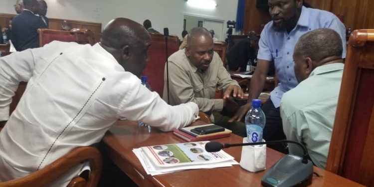 L’opposition propose une transition de 3 ans et la caducité du parlement!