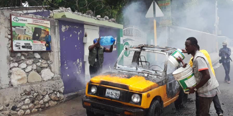 Tension à Delmas: un manifestant gravement blessé, les locaux de Radio Ginen attaqués