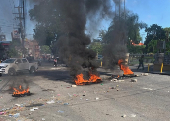 Pénurie de carburant – Protestation: à Pétion-ville, pneus et barricades enflammés ce 15 septembre