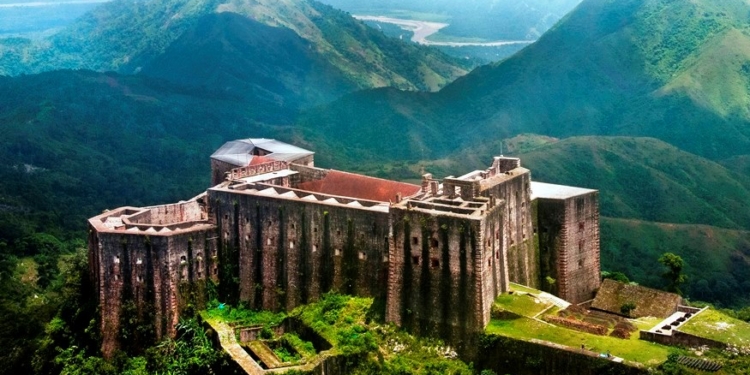 Pourquoi pousser le tourisme malgré les instabilités constantes