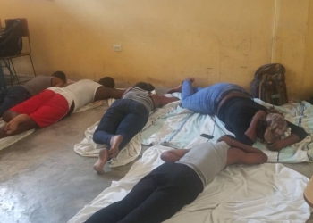 Des étudiants grévistes de la faim exigeant la démission de Jovenel Moïse en difficulté