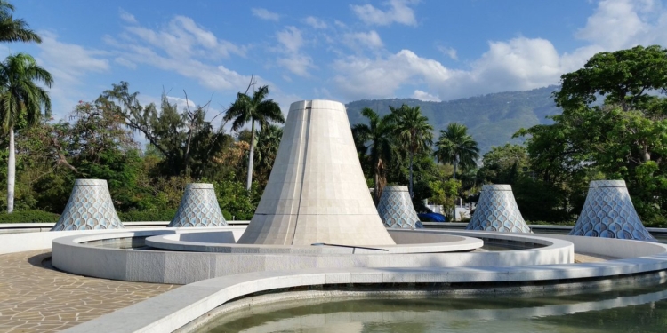 Cocktail Molotov tiré sur le MUPANAH: le Ministère de la Culture condamne