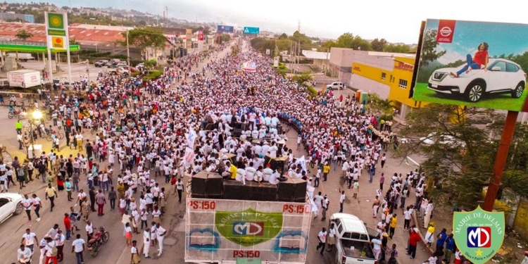 1er janvier 2020 : Wilson Jeudi a organisé un véritable carnaval pour les chrétiens à Delmas