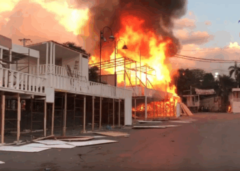 Haïti – Protestation: les stands érigés pour le Carnaval National 2020 incendiés aux Champs de Mars