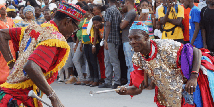 Sondaj: èske gouvènman an dwe kanpe aktivite rara yo pou kwape kowonaviris ?