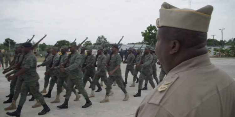 Les Forces Armées d’Haïti, encore bébé, pleurent la mort de leur père