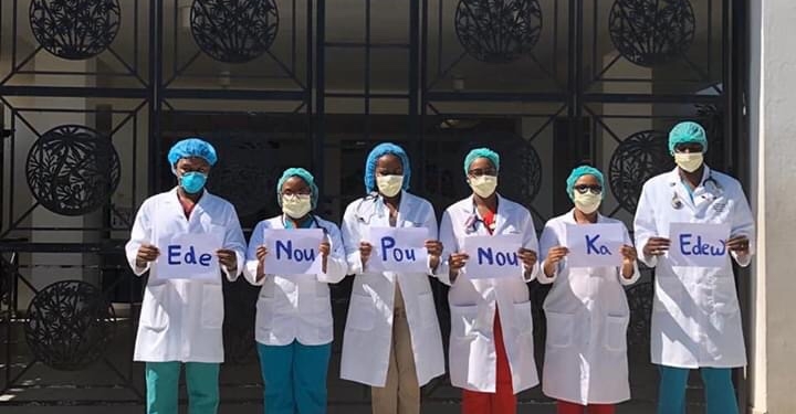 Manifestations des employés de l’Hôpital Universitaire de Mirebalais pour exiger de meilleures conditions de travail