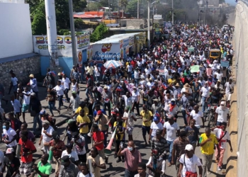Des milliers de citoyens gagnent les rues contre la dictature en Haïti
