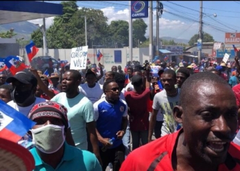 Protestation: Des milliers d’haïtiens dans les rues de Port-au-Prince et des villes de Province