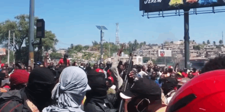 Haïti-Protestation: Fantom 509 et la Population dans les rues de Port-au-Prince et ses environs