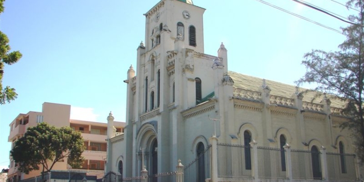 Messe contre l’insécurité : La police bombarde l’Église Saint Pierre de gaz lacrymogène