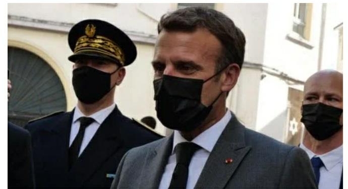 France: Le Président Emmanuel Macron reçoit une gifle en public