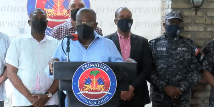 Guerre des gangs: Claude Joseph pointe du doigt l’opposition comme responsable