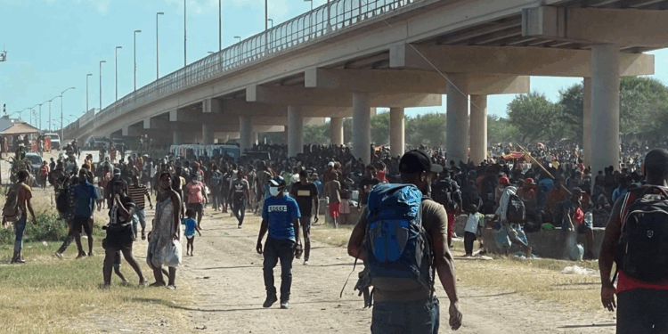 États-Unis: 10 000 migrants, majoritairement des haïtiens, sous menace de déportation