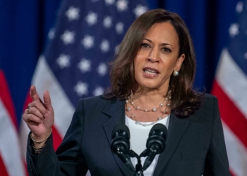 La vice-présidente Kamala Harris qualifie de “déplorable” le traitement des migrants haïtiens