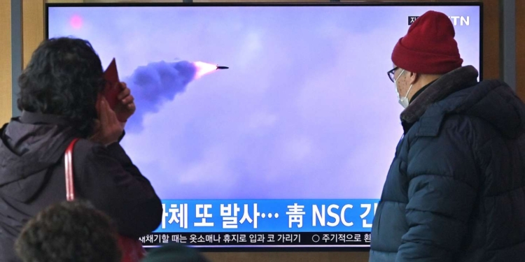 Corée du Nord juge les USA responsables de la crise en Ukraine, et lance un projectile non identifié