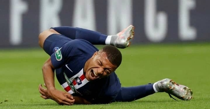 Kylian Mbappé touché à l’entraînement et incertain pour le choc contre le Real Madrid