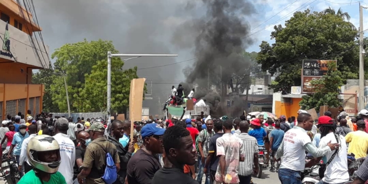 Marche contre l’insécurité : plusieurs centaines de protestataires au rendez- vous