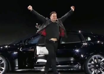 Le réseau Twitter racheté par Elon Musk pour 44 milliards