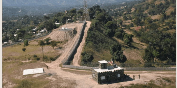 Deux haïtiens accusés d’avoir blessé par balle un soldat dominicain à la frontière