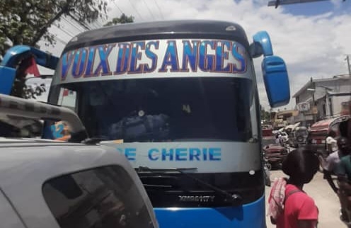 Un mort et deux blessés dans une attaque armée contre un autobus à Martissant