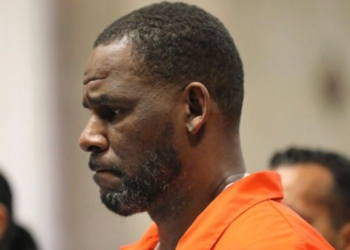 Le chanteur américain R. Kelly condamné à 30 ans de prison pour crimes sexuels