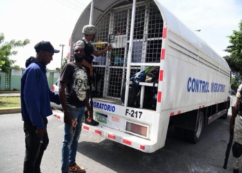 Environ 450 migrants illégaux arrêtés en quelques heures par l’immigration dominicaine