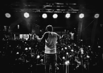 Editoryal: Fantom ap pran pòz fou li pou l pa peye dwa li