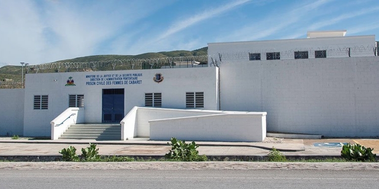 Émeute dans la prison des femmes de Cabaret : 145 détenues évadées