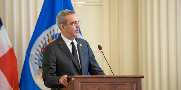 Luis Abinader demande à l’OEA de créer des mécanismes pour contrôler les gangs en Haïti