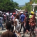 Gonaïves: des centaines de manifestants exigent le départ “sans condition” d’Ariel Henry