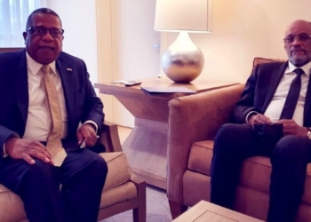 Sekretè deta adjwen ameriken an Brian Nichols di li rive Ayiti nan yon moman desizif