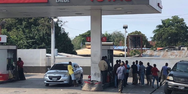 Plizyè ponp kòmanse vann gaz nan zòn metwopolitèn lan