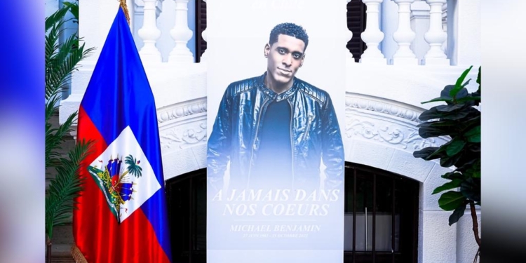 Yon gran seremoni omaj te fèt nan lakou Florid pou onore memwa Mikaben