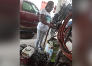 Carina JEAN pulvérise les stéréotypes avec 20 ans de carrière dans la mécanique