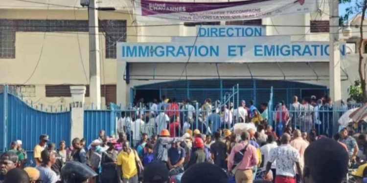 Direksyon imigrasyon ak emigrasyon fè yon kanpe sou zafè paspò nan plizyè sant nan peyi a