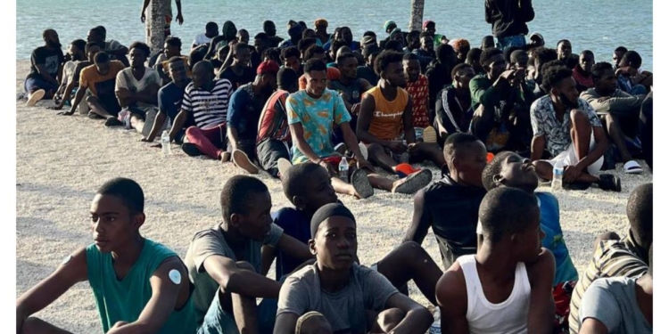 Malgre pwogram Biden lan, gen 114 migran Ayisyen ki debake Florid sou yon ti bato