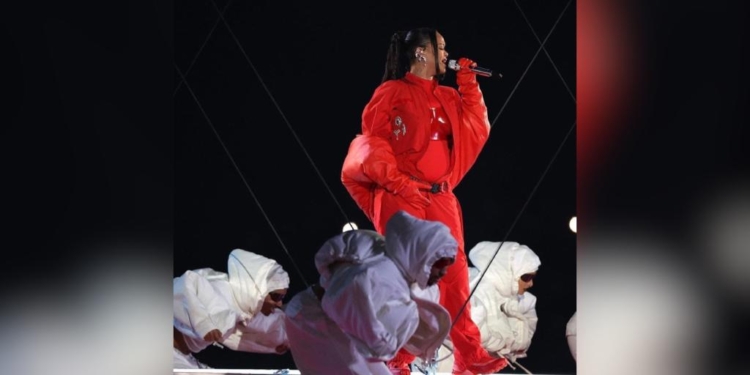 9 mois après avoir accouché de son premier enfant, Rihanna dévoile être enceinte