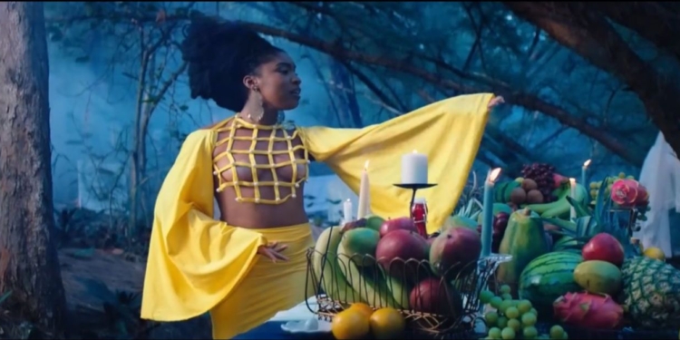 “Lakou”: Tafa Mi Soleil aborde l’esthétique Vodou dans un écrin glamour